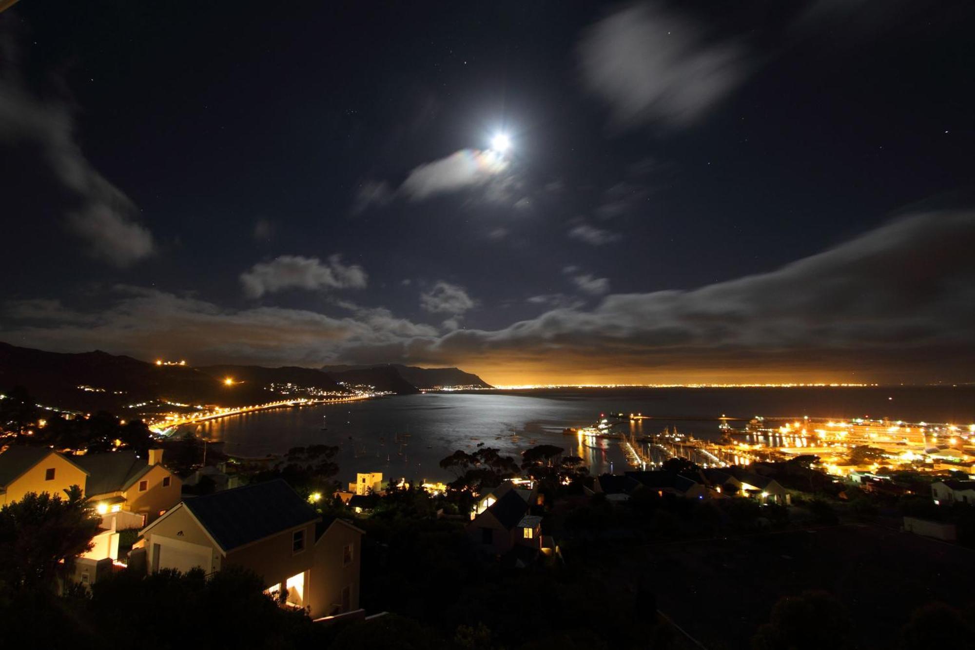 Albatross Guest House Simonʼs Town Exterior foto